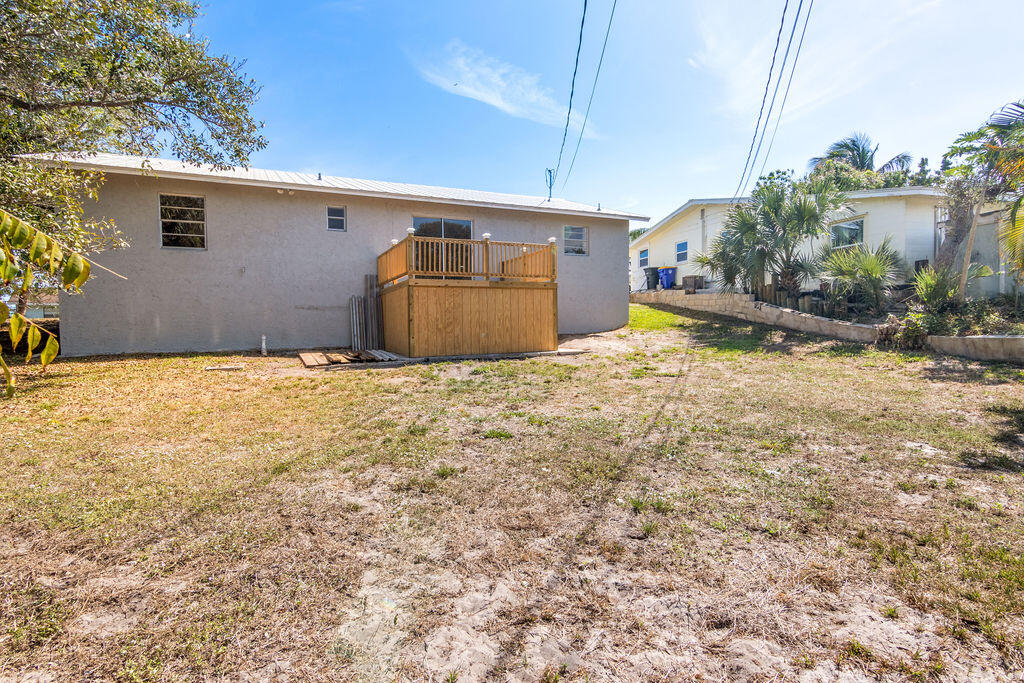 1978 Northeast Ridge Avenue Jensen Beach, FL 34957 - Photo 28 of 39 IMG_0019