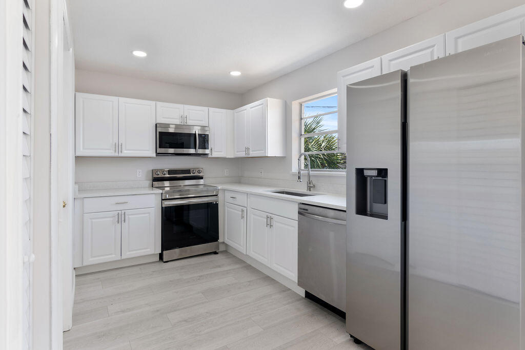 1978 Northeast Ridge Avenue Jensen Beach, FL 34957 - Photo 30 of 39 IMG_0042