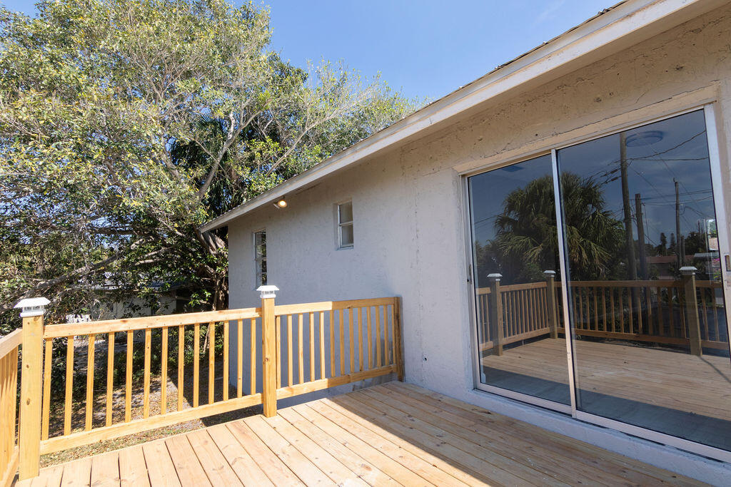 1978 Northeast Ridge Avenue Jensen Beach, FL 34957 - Photo 37 of 39 IMG_0087