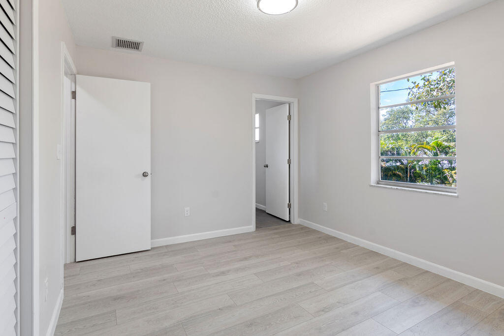 1978 Northeast Ridge Avenue Jensen Beach, FL 34957 - Photo 8 of 39 IMG_0057