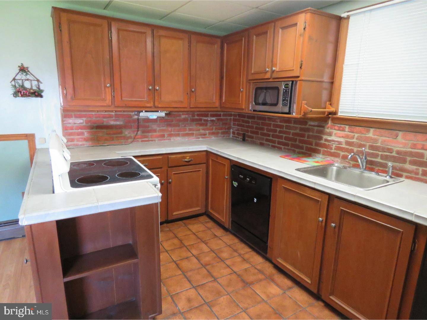 1307 Bath Road Bristol, PA 19007 - Photo 8 of 25 Gallery Image 8