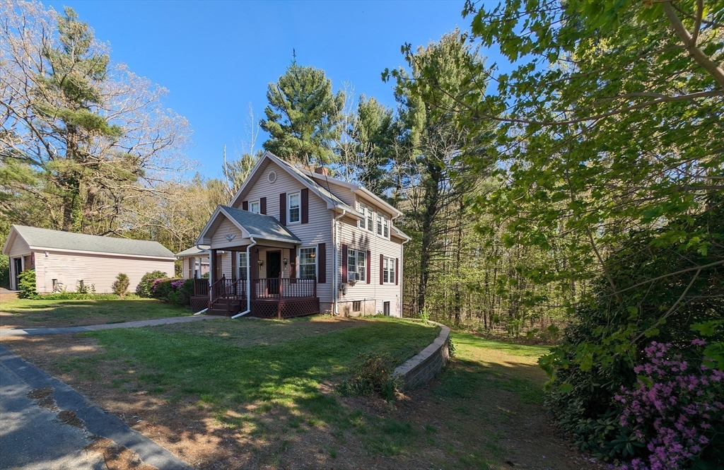 189 Old Worcester Road Charlton, MA 01507 - Photo 1 of 40 Gallery Image 1