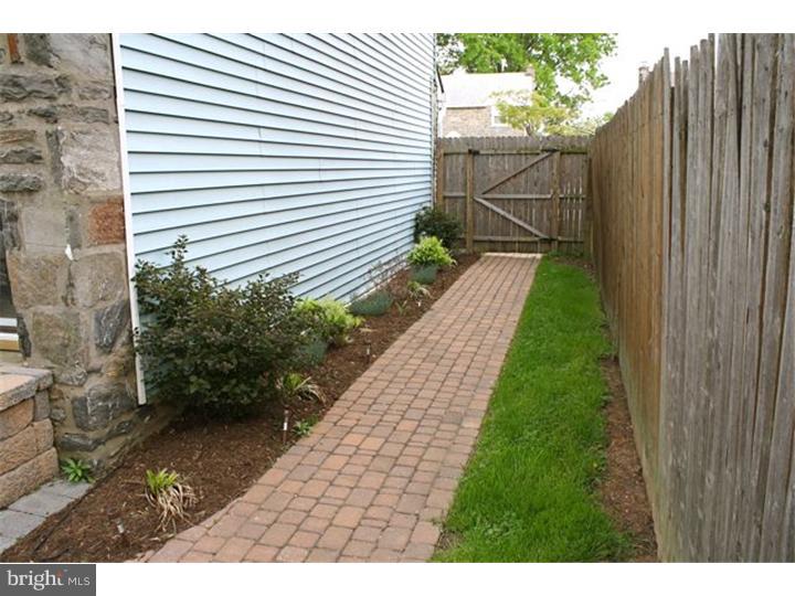420 Maplewood Road Springfield, PA 19064 - Photo 3 of 20 Side Yard