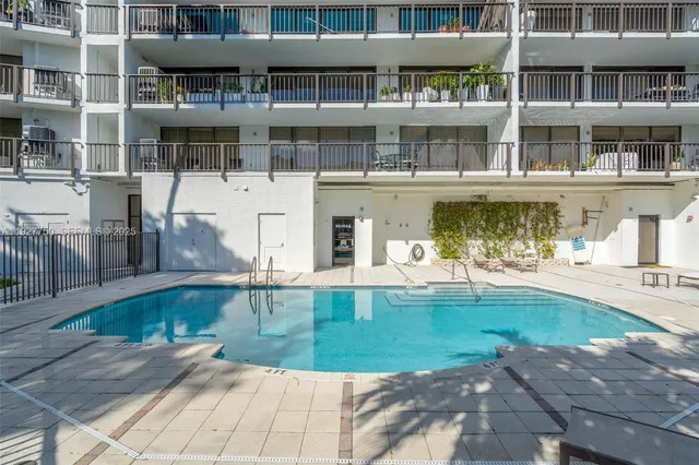 $1,700,000 | 5701 Biscayne Boulevard, Unit PH9, Miami, FL 33137