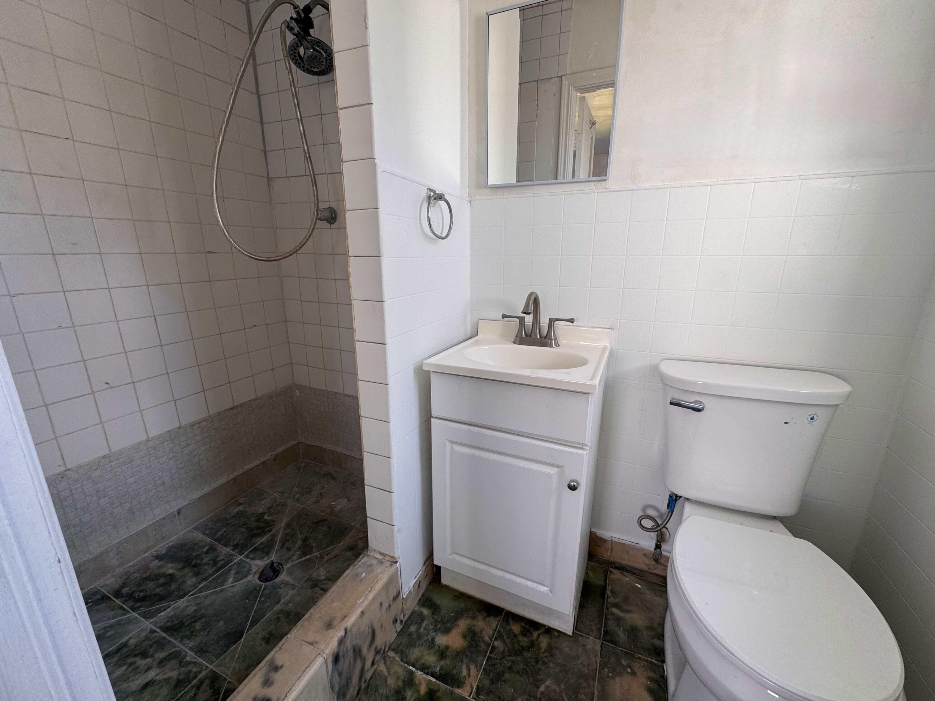 2515 Avenue East Riviera Beach, FL 33404 - Photo 8 of 9 WhatsApp Image 2026-05-18 at 12.54.49 (3