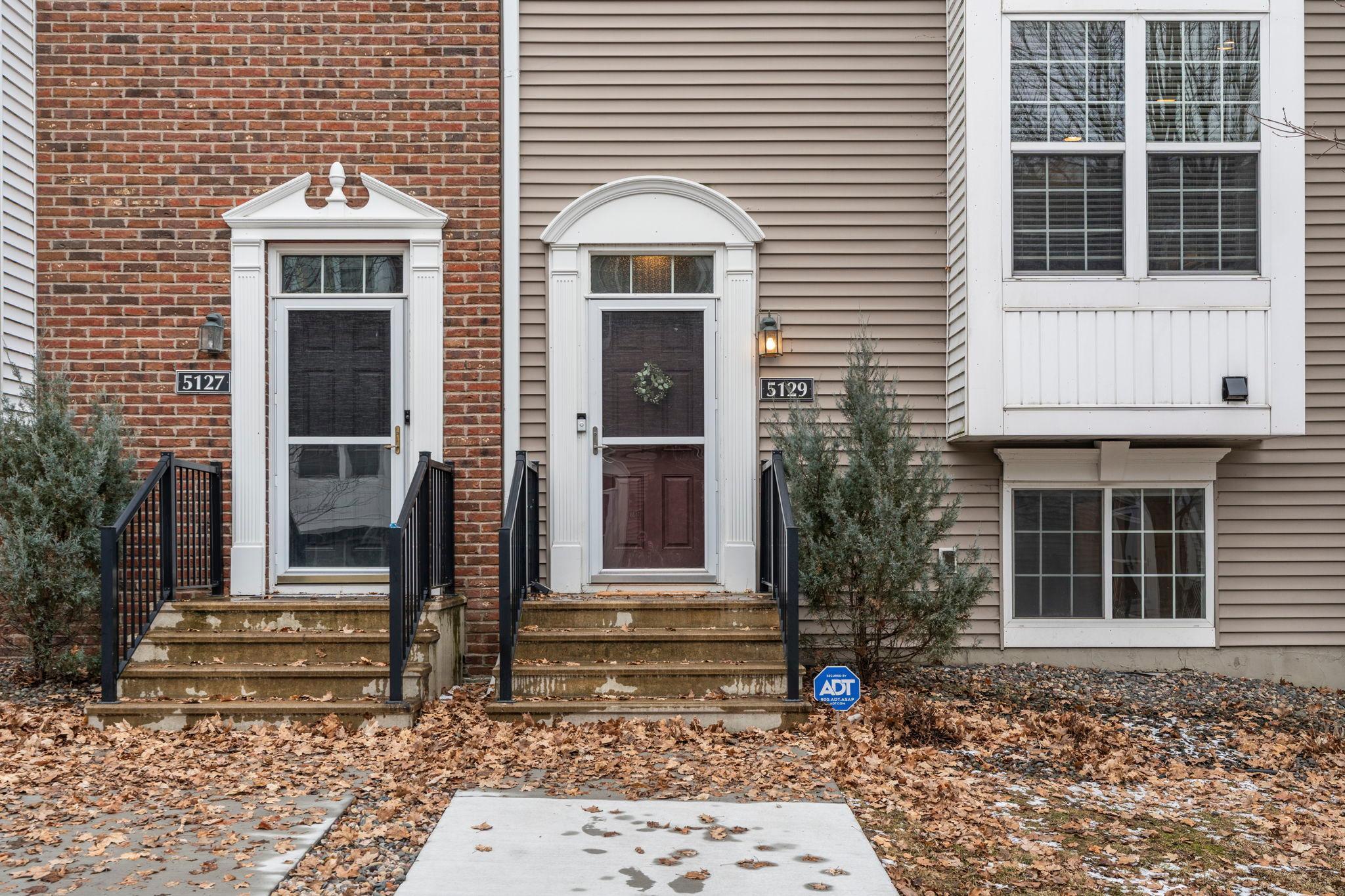 5129 Scott Path Robbinsdale, MN 55422 - Photo 4 of 40