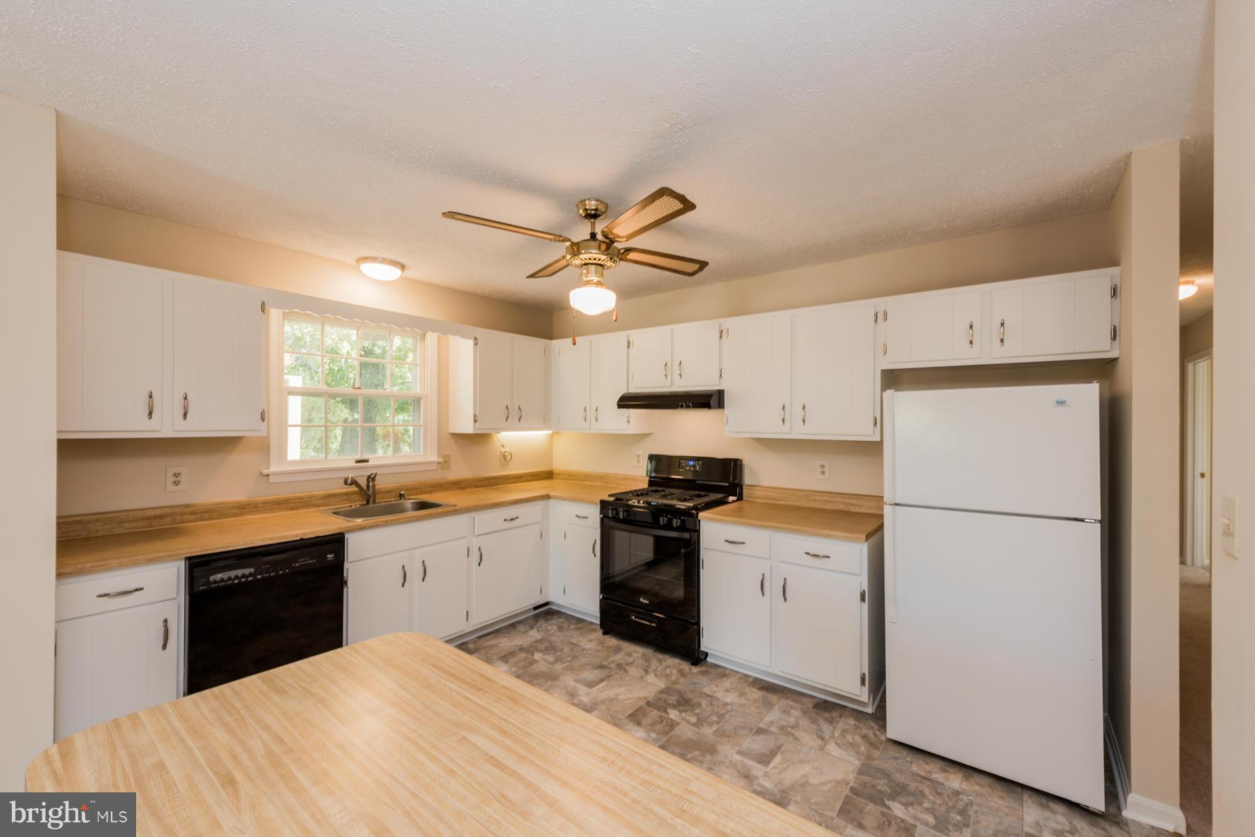 5926 Meadow Road Baltimore, MD 21206 - Photo 11 of 30 Kitchen