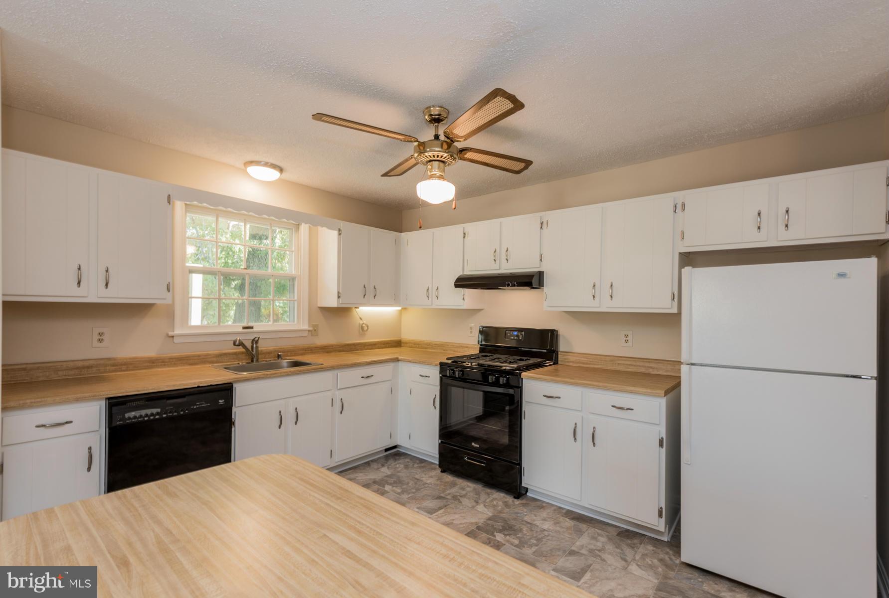 5926 Meadow Road Baltimore, MD 21206 - Photo 12 of 30 Kitchen