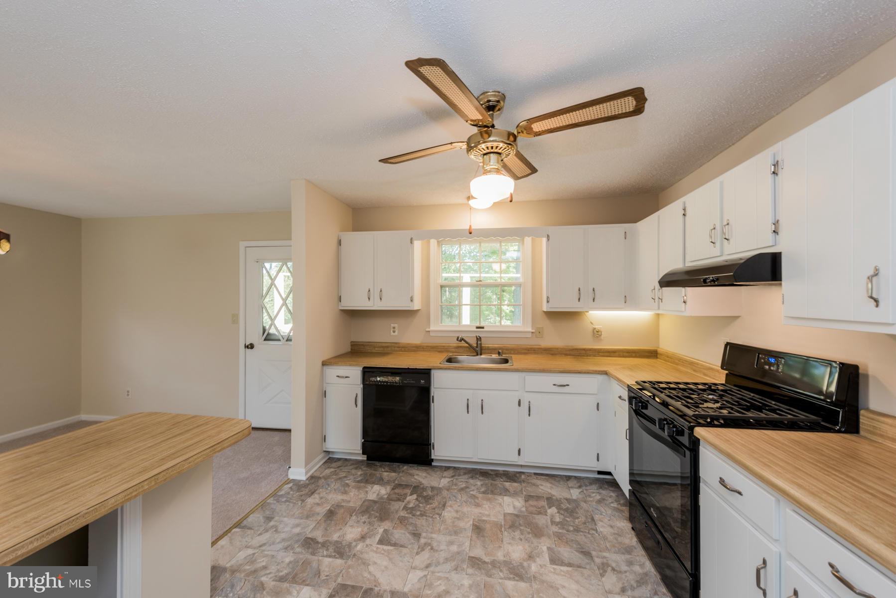 5926 Meadow Road Baltimore, MD 21206 - Photo 13 of 30 Kitchen