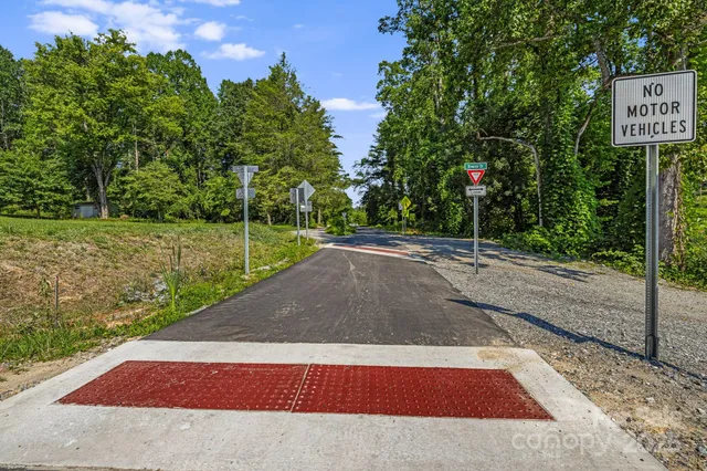 $450,000 | 25 Westridge Court, Hendersonville, NC 28791