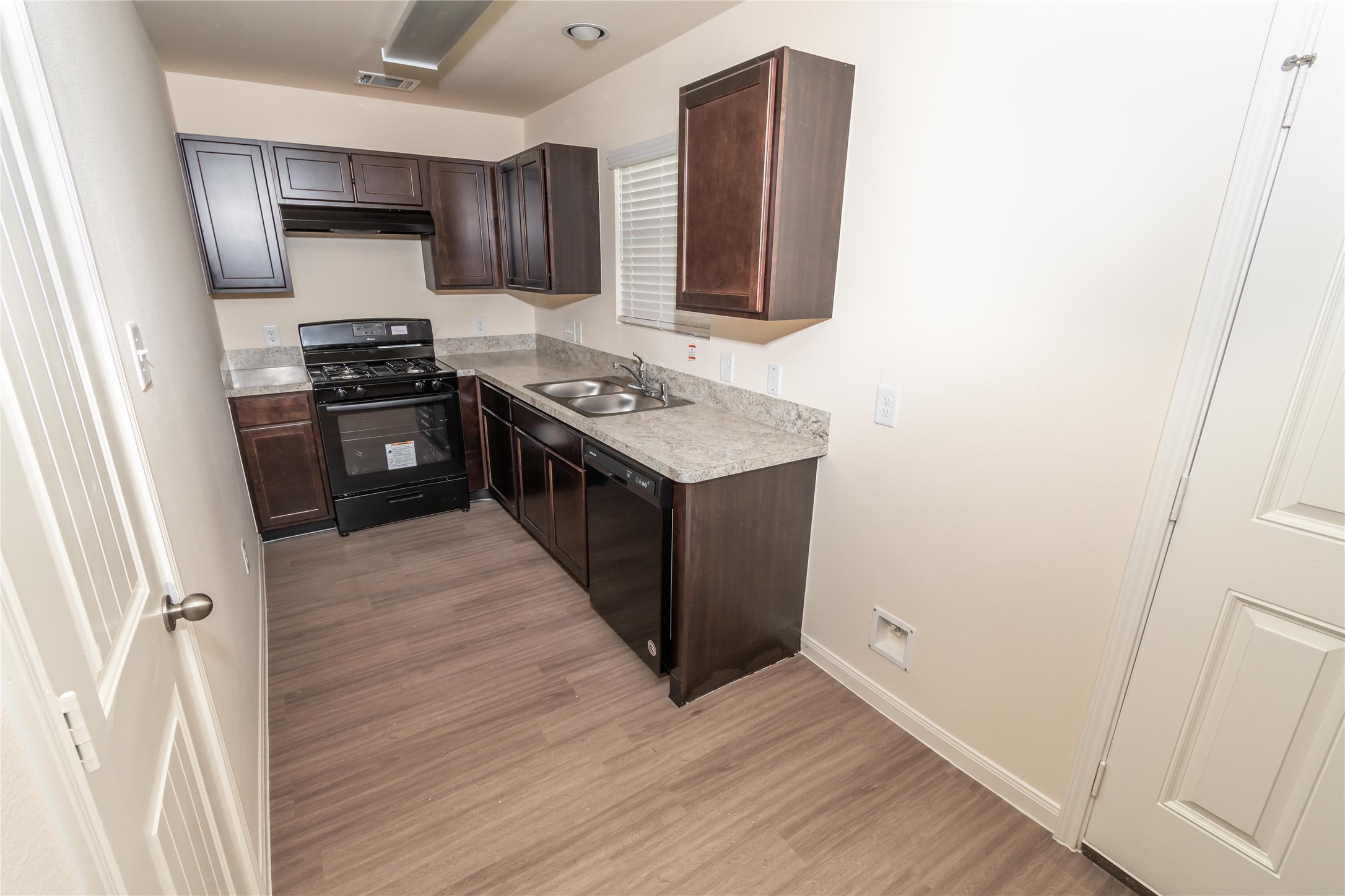 4259 Silver Ranch Road Houston, TX 77014 - Photo 3 of 9 Photos may be representative of the floor plan and not the exact home. Finishes, layout, and features of the actual property for lease may vary.