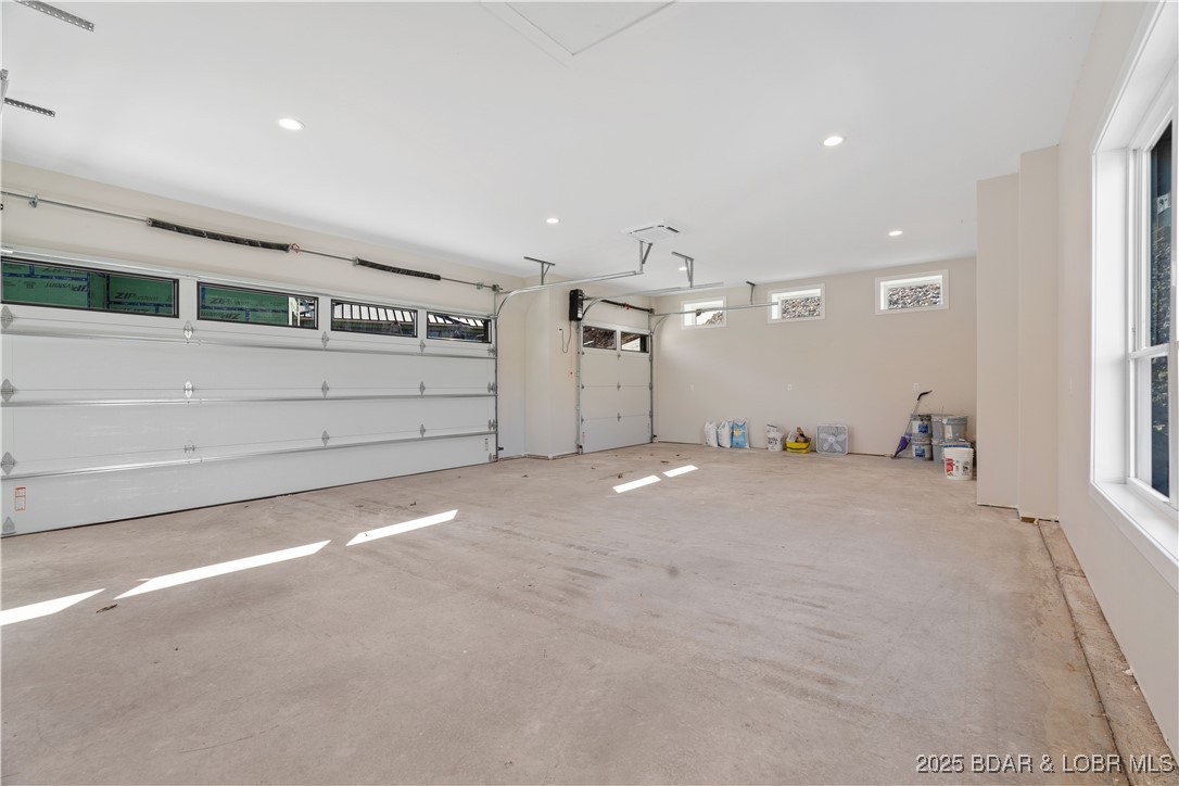 439 Red Bud Road Lake Ozark, MO 65049 - Photo 14 of 42 H/C Garage