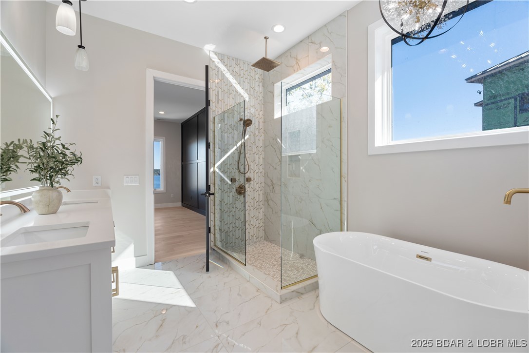 439 Red Bud Road Lake Ozark, MO 65049 - Photo 18 of 42