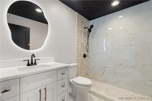 $2,650,000 | 439 Red Bud Road, Lake Ozark, MO 65049