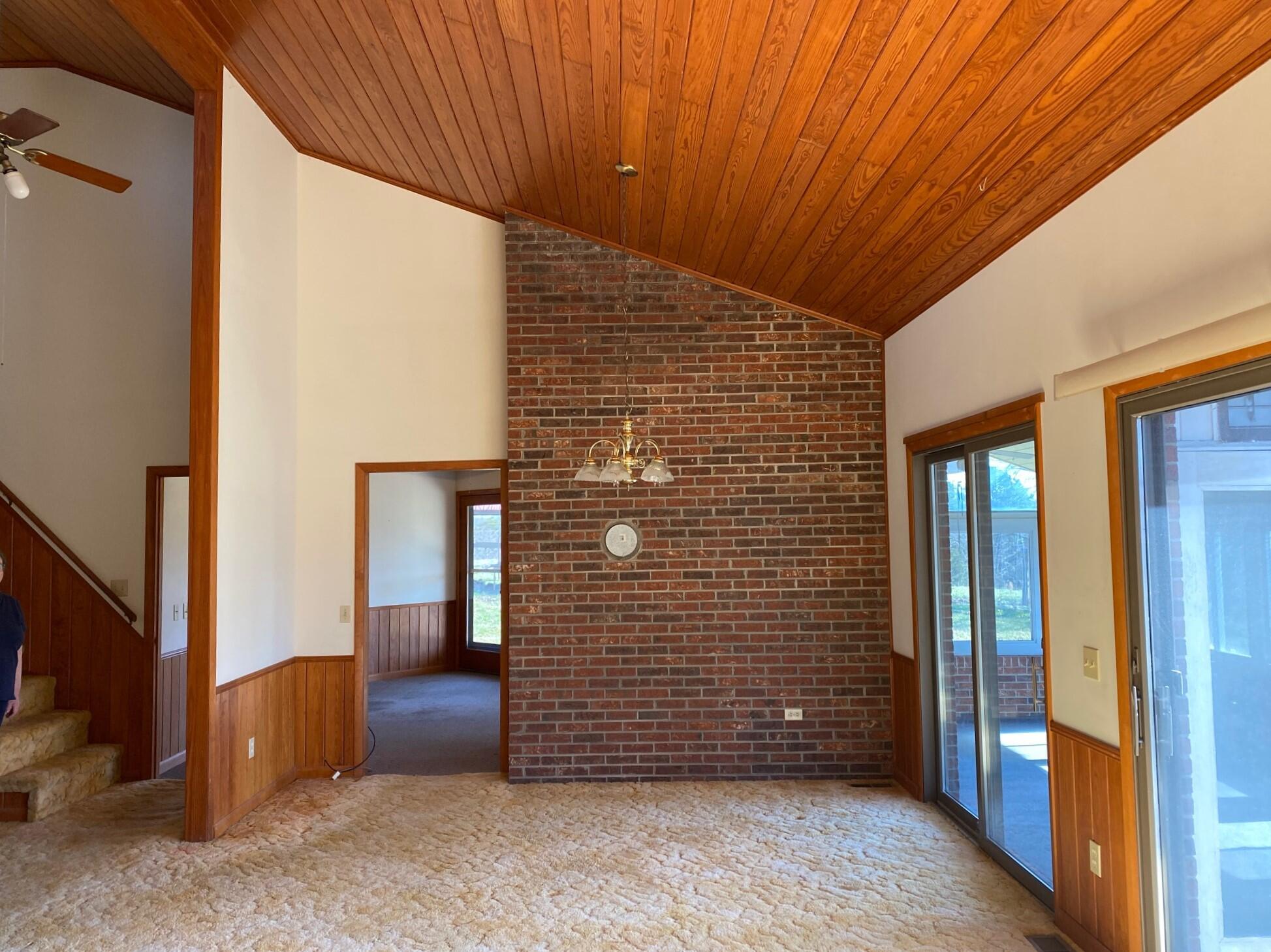 535 Cocke County Road Greeneville, TN 37743 - Photo 14 of 54 McClure Living room 2
