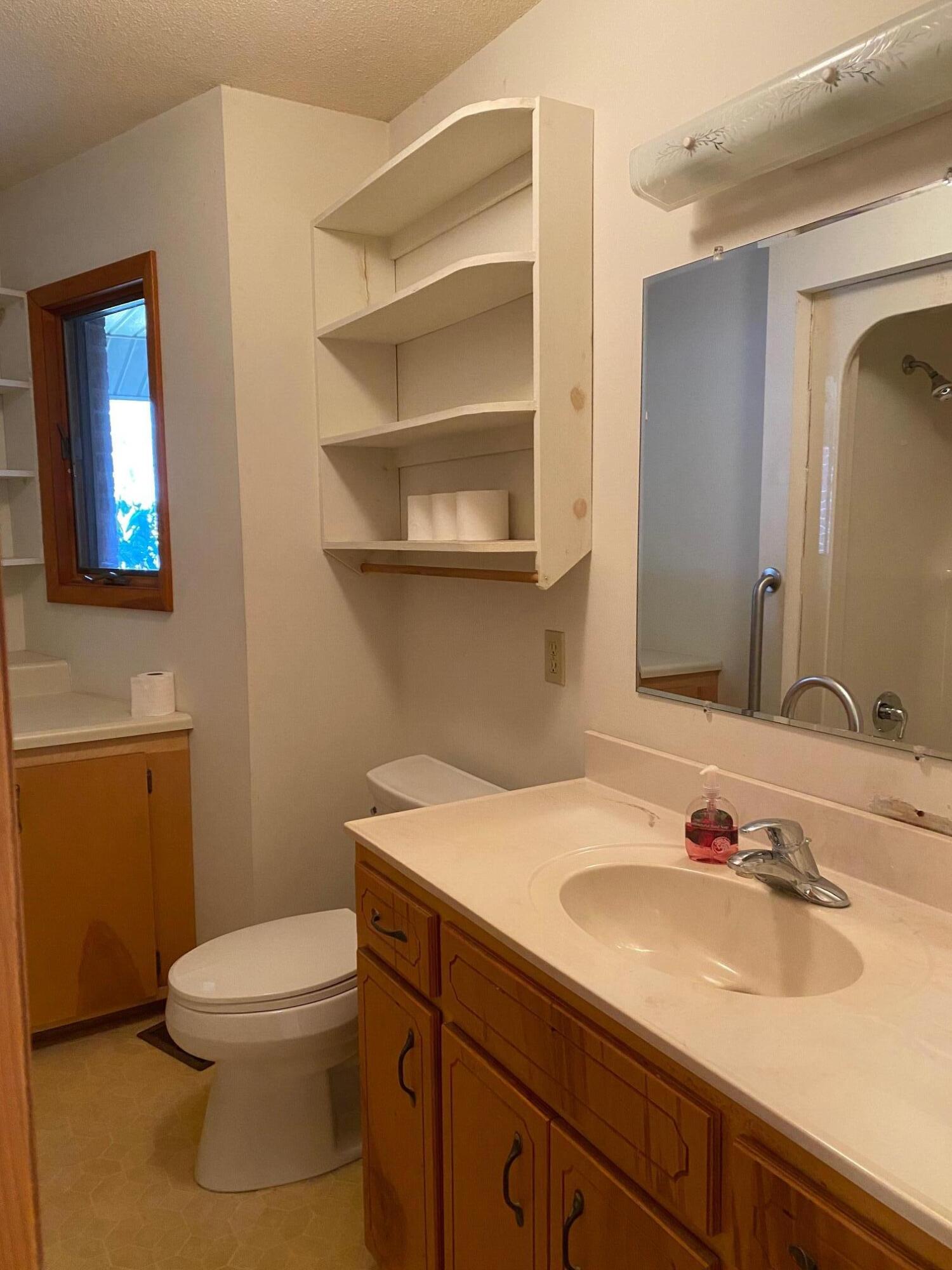 535 Cocke County Road Greeneville, TN 37743 - Photo 17 of 54 McClure Hall Bath 2