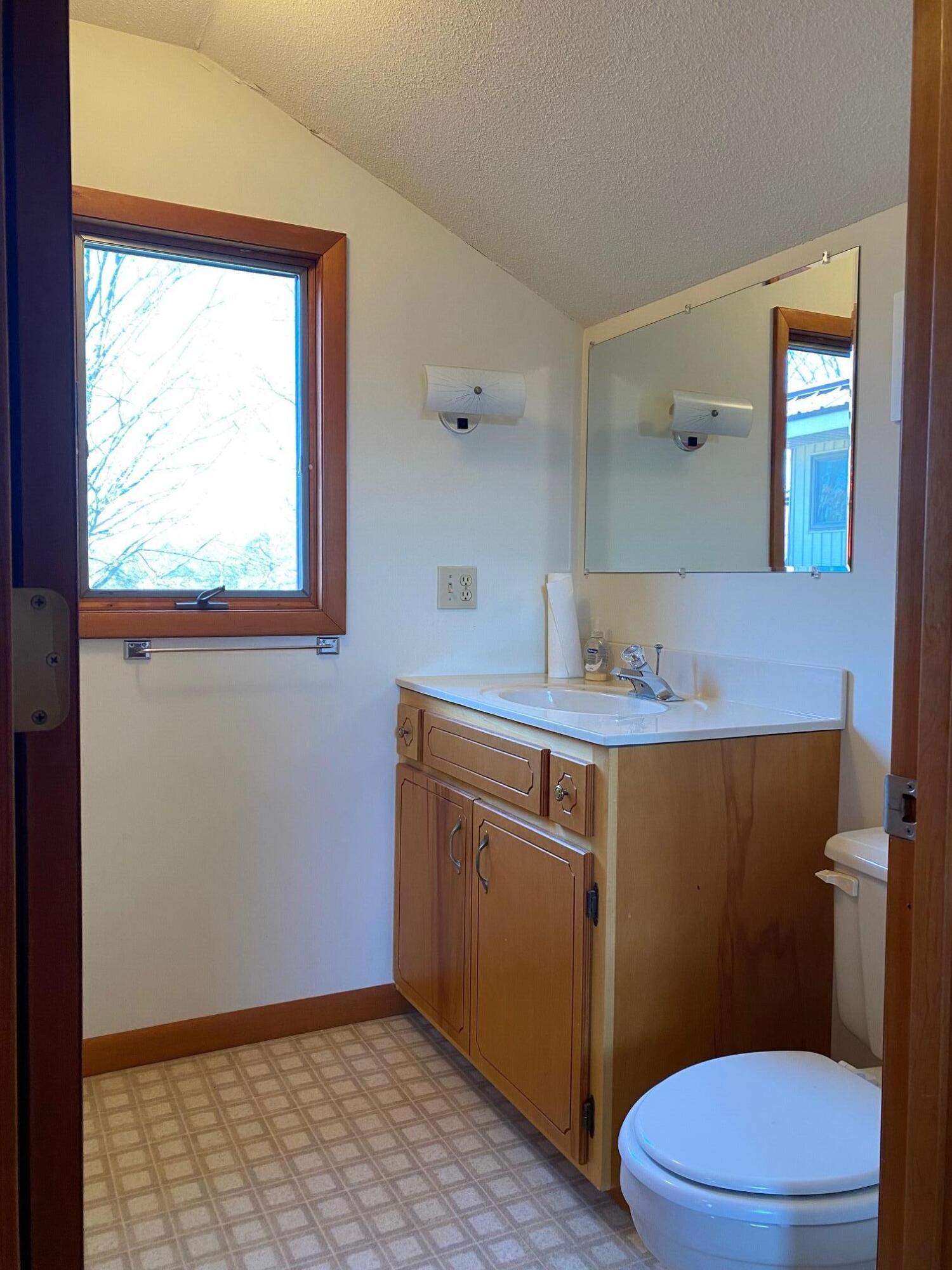 535 Cocke County Road Greeneville, TN 37743 - Photo 29 of 54 McClure Upstairs Bath