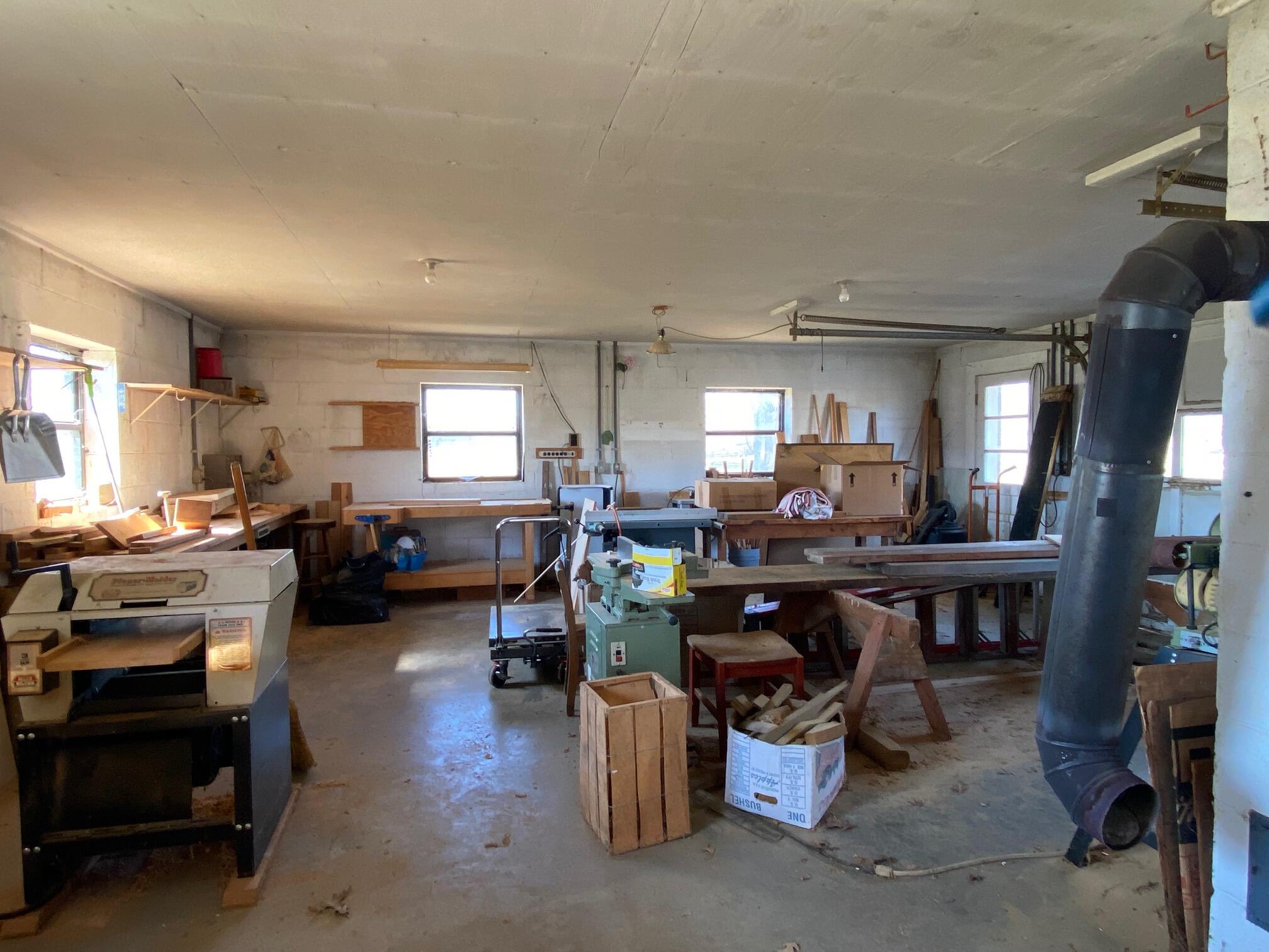 535 Cocke County Road Greeneville, TN 37743 - Photo 45 of 54 McClure Workshop Inside