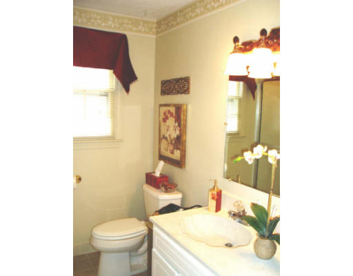 19 Pilgrim Road Holliston, MA 01746 - Photo 11 of 14 Gallery Image 11
