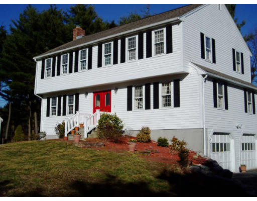 19 Pilgrim Road Holliston, MA 01746 - Photo 2 of 14 Gallery Image 2