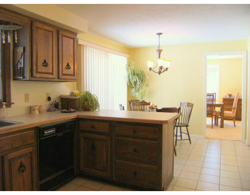 19 Pilgrim Road Holliston, MA 01746 - Photo 3 of 14 Gallery Image 3