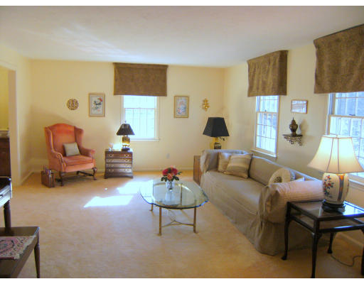 19 Pilgrim Road Holliston, MA 01746 - Photo 5 of 14 Gallery Image 5