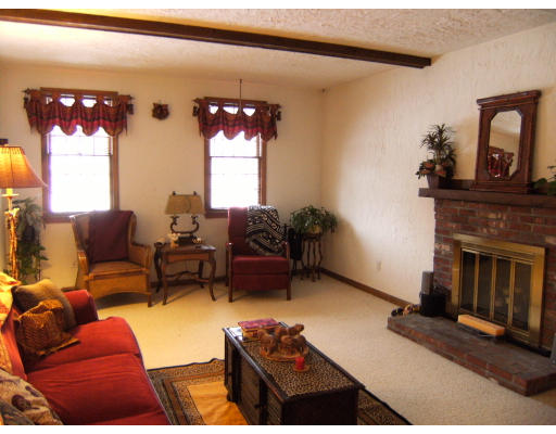 19 Pilgrim Road Holliston, MA 01746 - Photo 6 of 14 Gallery Image 6