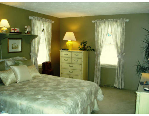 19 Pilgrim Road Holliston, MA 01746 - Photo 8 of 14 Gallery Image 8