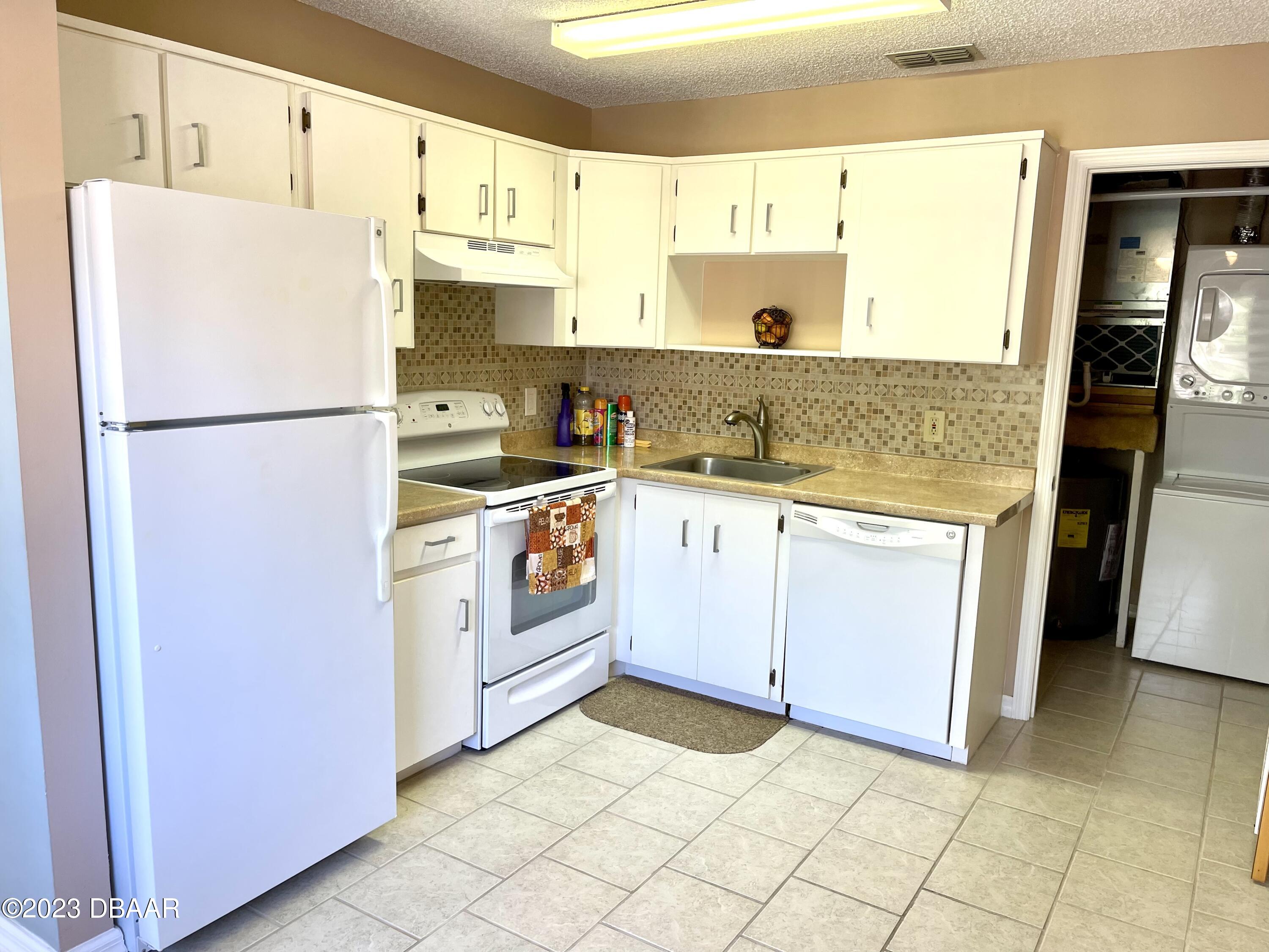 1601 Big Tree Road, Unit 407 South Daytona, FL 32119 - Photo 6 of 19 15