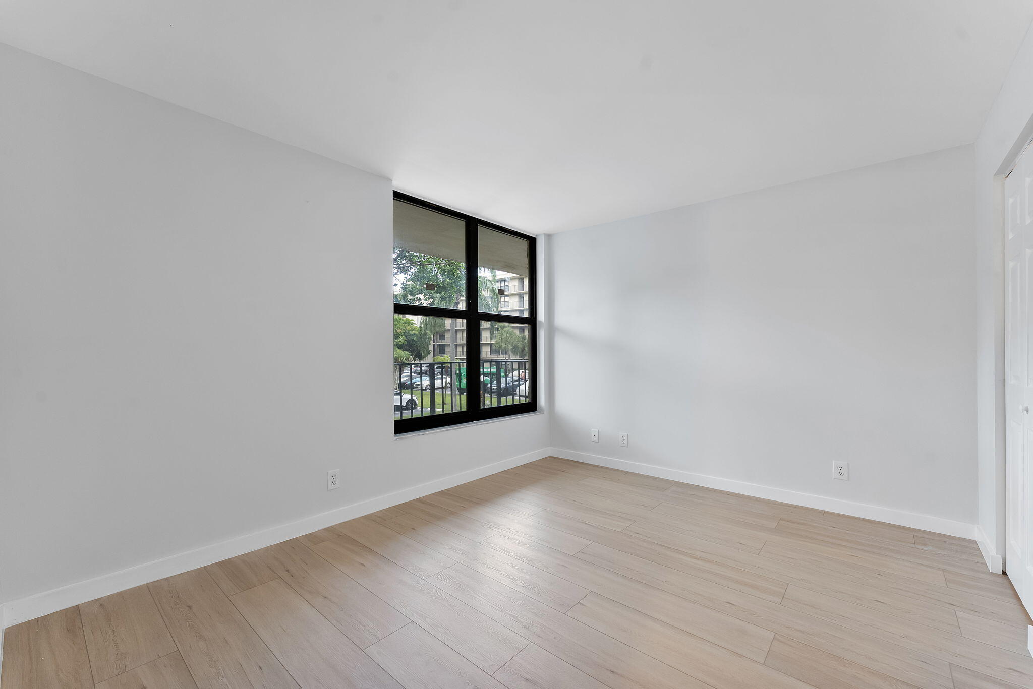 20 Royal Palm Way, Unit 2060 Boca Raton, FL 33432 - Photo 20 of 27 17-web-or-mls-DSC02696