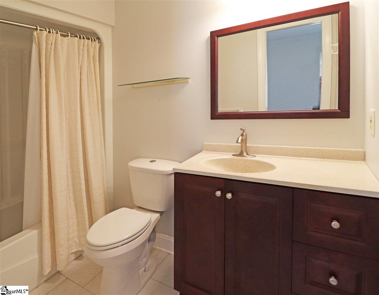 210 Pine Ridge Drive Easley, SC 29642 - Photo 12 of 36 Gallery Image 12