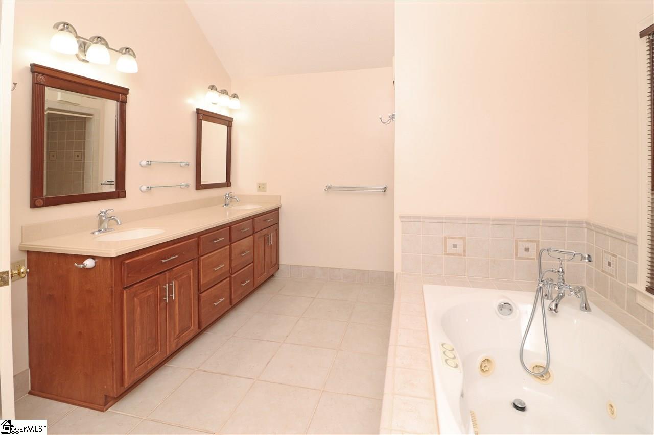 210 Pine Ridge Drive Easley, SC 29642 - Photo 14 of 36 Gallery Image 14