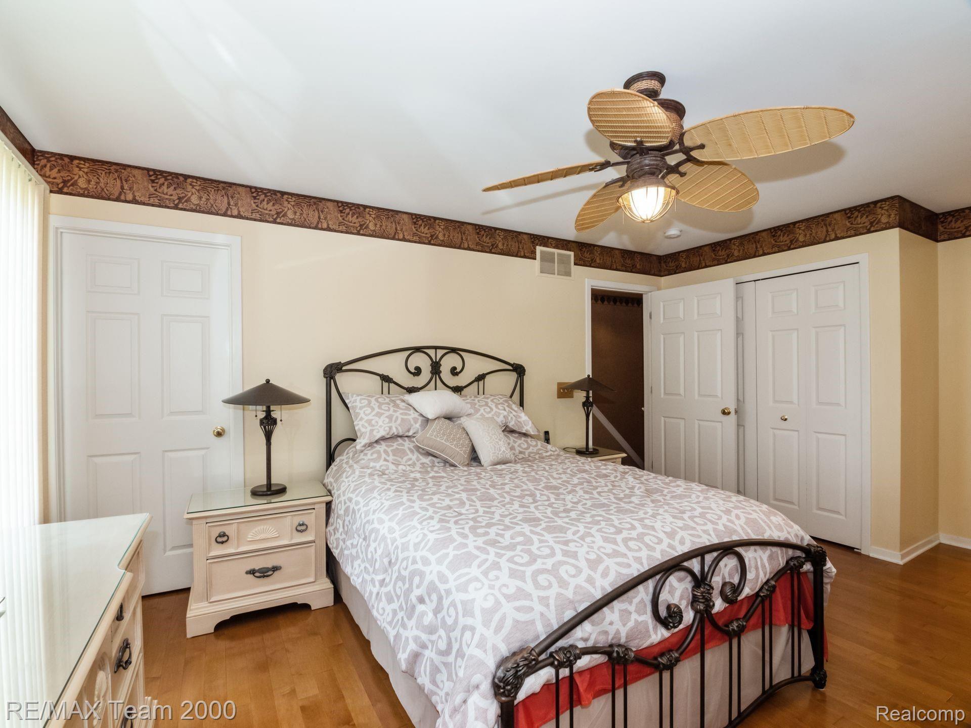 293 Oak Ridge Drive Pontiac, MI 48341 - Photo 21 of 31 21.jpg