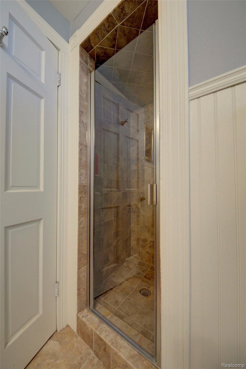 2465 Little Trail Road Walled Lake, MI 48390 - Photo 20 of 62 4H8A7725_6_7.jpg