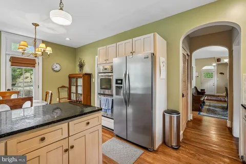 $799,999 | 16 Maple Avenue, Washington Grove, MD 20880