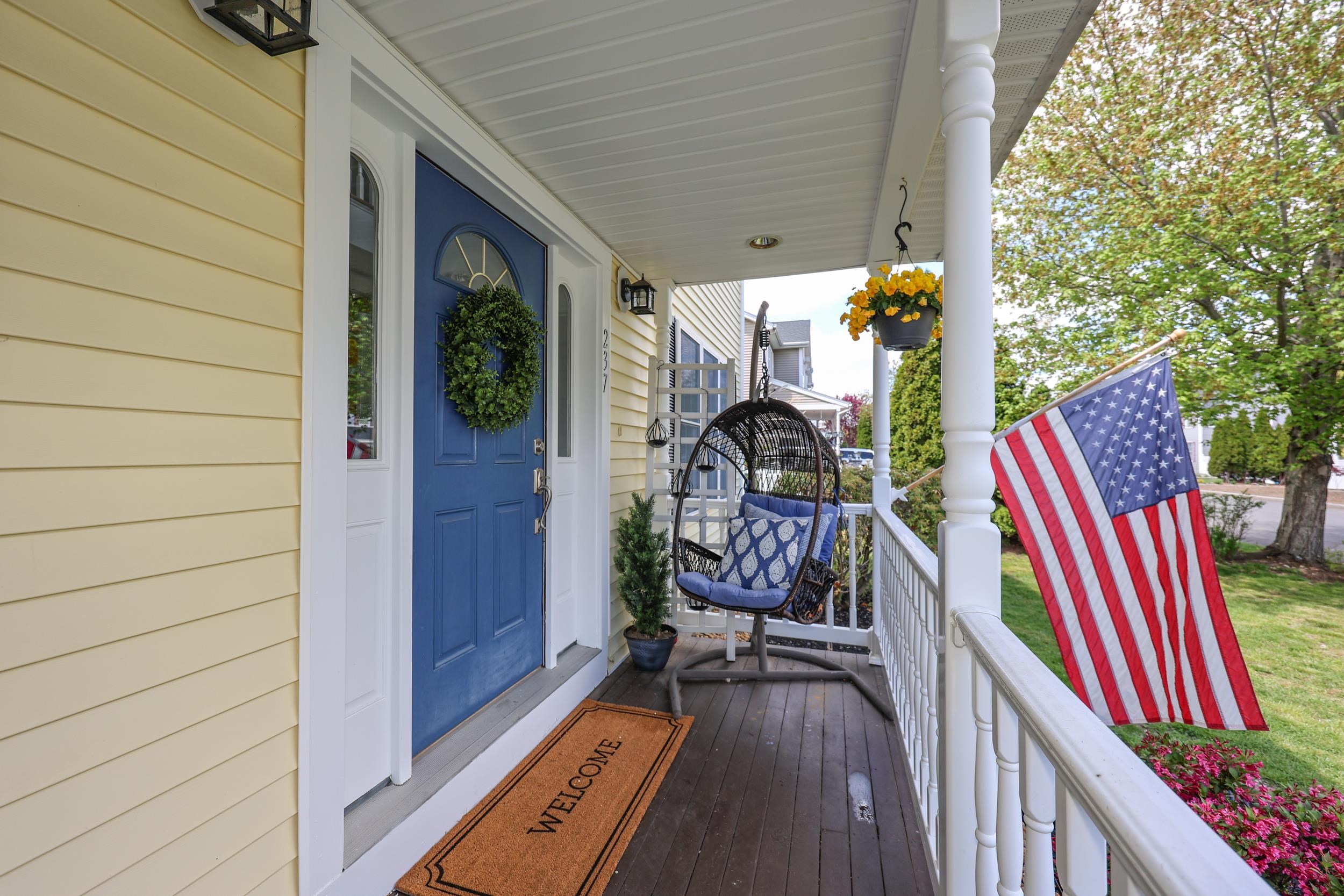 237 Stanton Street Manchester, NH 03103 - Photo 6 of 49