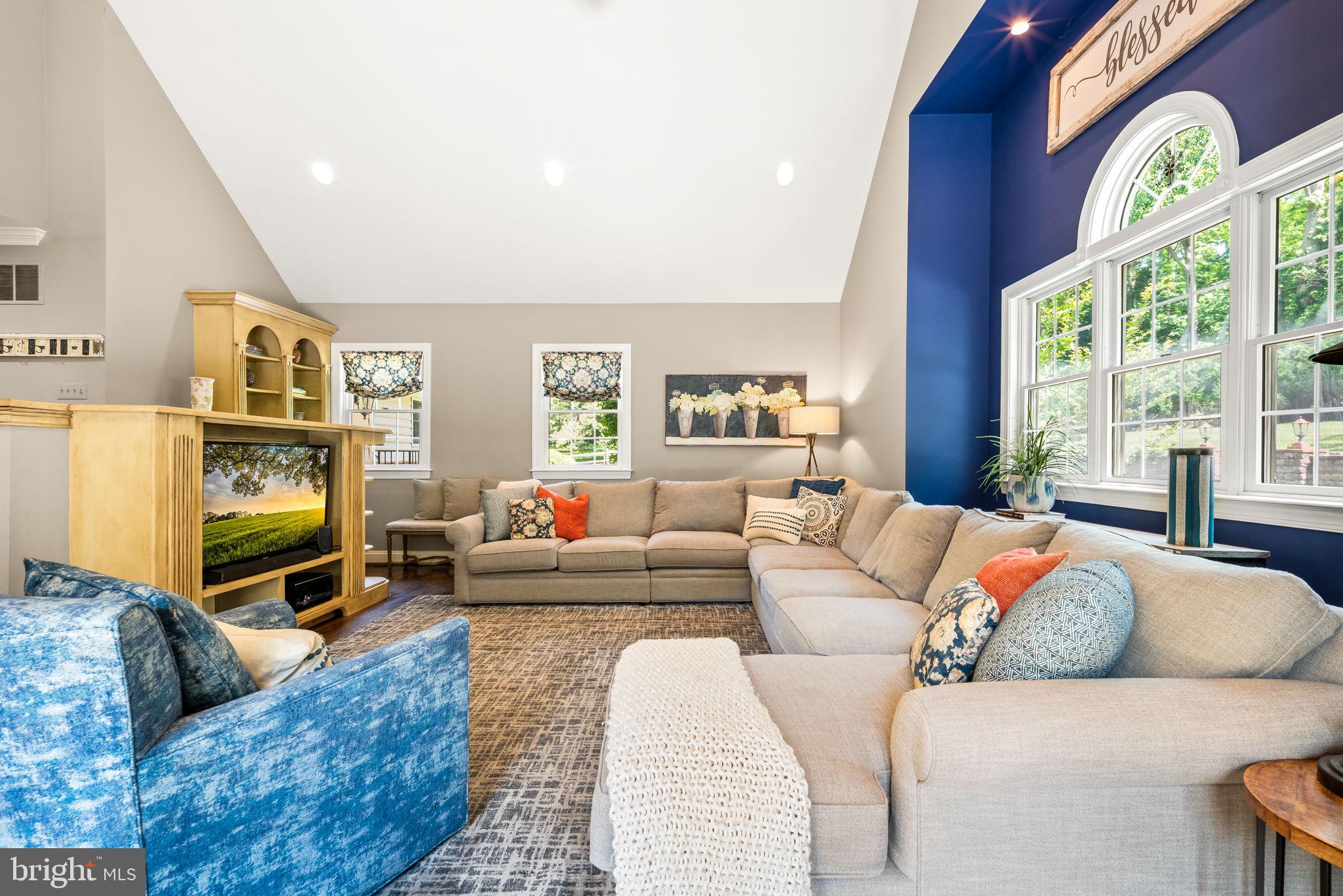 2895 Gradyville Road Broomall, PA 19008 - Photo 18 of 57 Family Room