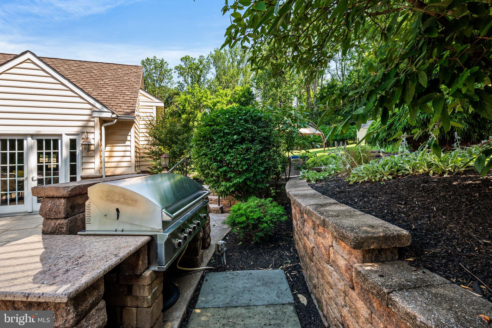 2895 Gradyville Road Broomall, PA 19008 - Photo 44 of 57 Patio