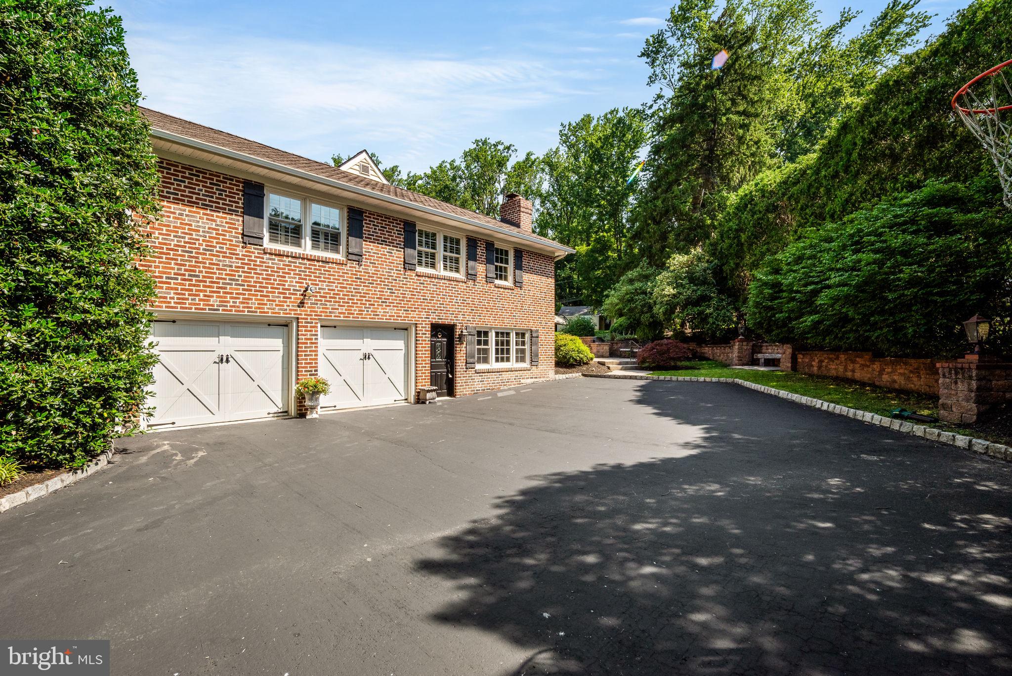 2895 Gradyville Road Broomall, PA 19008 - Photo 52 of 57 Driveway