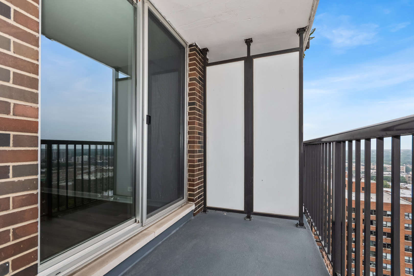 5855 North Sheridan Road, Unit 19F Chicago, IL 60660 - Photo 19 of 25 Gallery Image 19