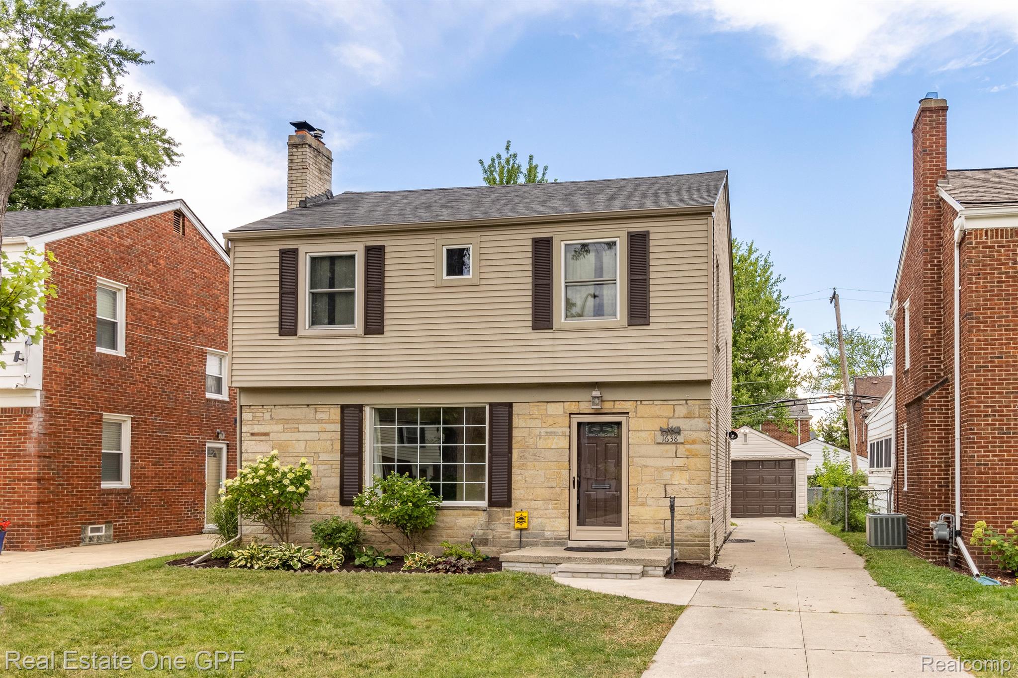 1638 Bournemouth Road Grosse Pointe, MI 48236 - Photo 1 of 31 Gallery Image 1