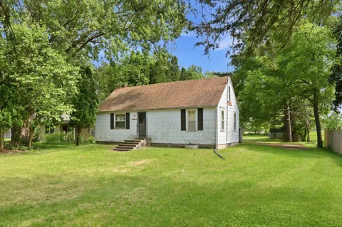 $198,000 | W376-s5156 East Pretty Lake Road, Ottawa, WI 53118