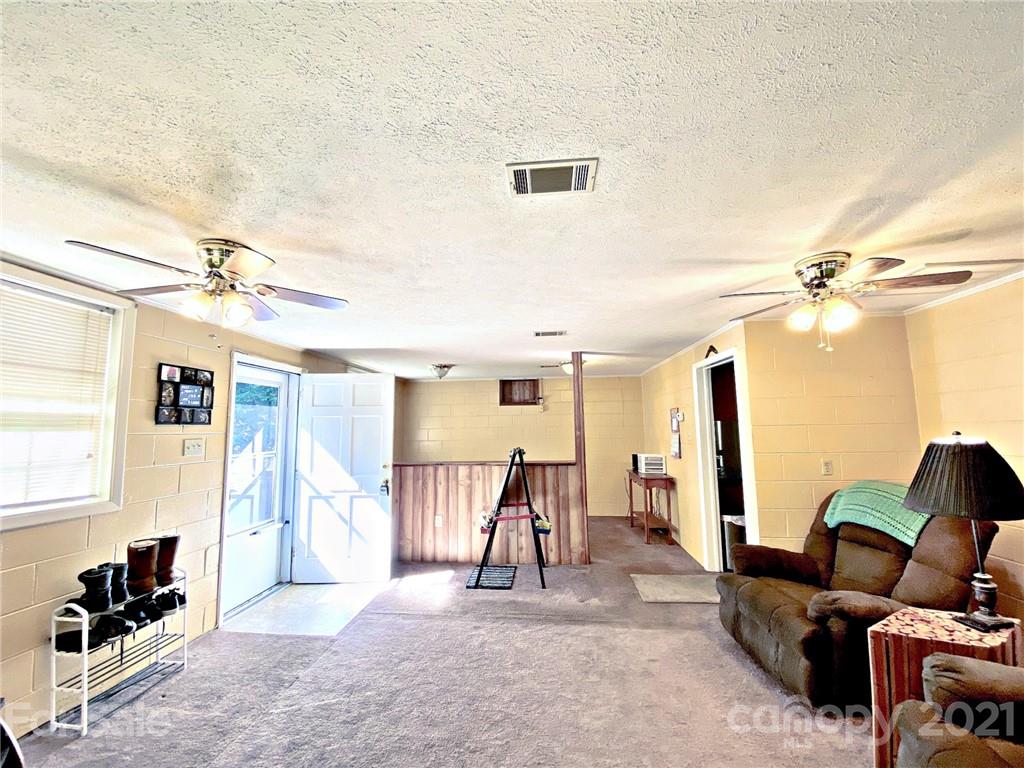 2728 Pax Hill Road Morganton, NC 28655 - Photo 3 of 33 Gallery Image 3