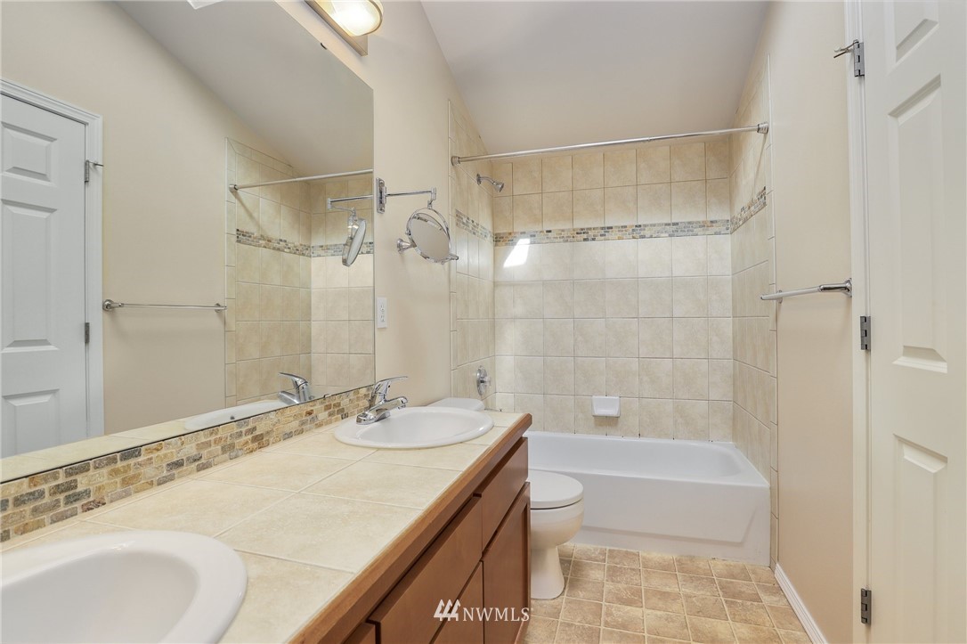 8501 Midvale Avenue North, Unit B Seattle, WA 98103 - Photo 14 of 22 Gallery Image 14