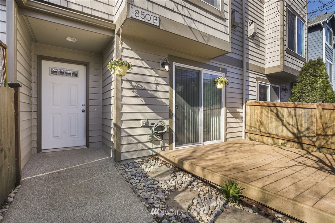8501 Midvale Avenue North, Unit B Seattle, WA 98103 - Photo 18 of 22 Gallery Image 18