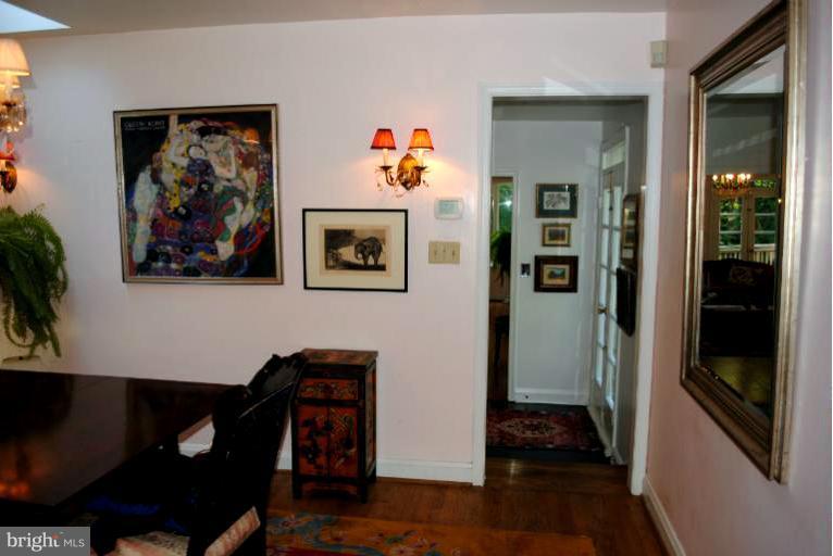 1015 Poplar Hill Road Baltimore, MD 21210 - Photo 19 of 29 Dining Room