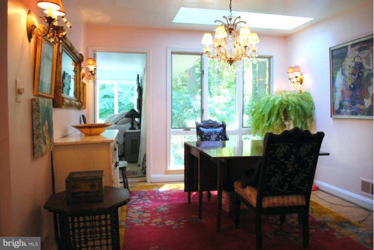 1015 Poplar Hill Road Baltimore, MD 21210 - Photo 20 of 29 Dining Room