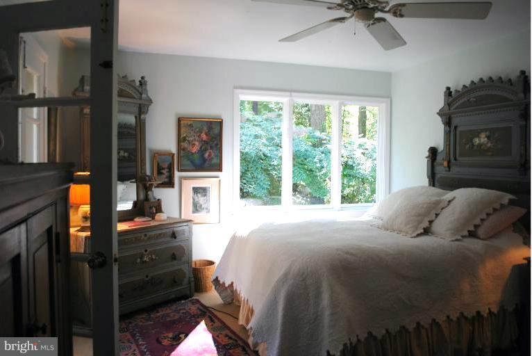 1015 Poplar Hill Road Baltimore, MD 21210 - Photo 23 of 29 Bedroom (Master)
