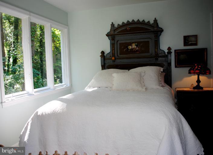 1015 Poplar Hill Road Baltimore, MD 21210 - Photo 24 of 29 Bedroom (Master)