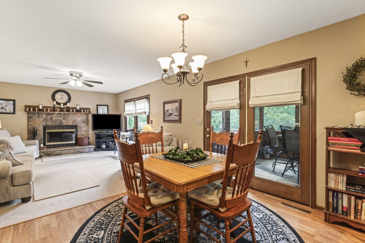 1550 Swans Road Northeast Newark, OH 43055 - Photo 20 of 65 Dining Area to Family Room
